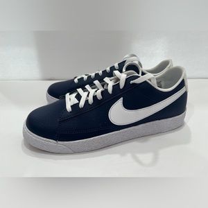 Nike Blazer low boys youth size 6